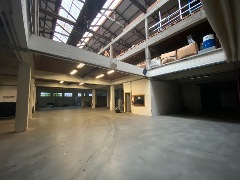 Warehouse with showroom for rent in Erembodegem