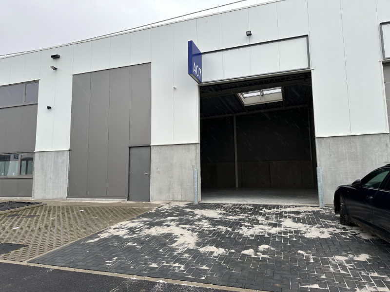for rent SME unit 168 m² in the new industrial estate of  Rhisnes
